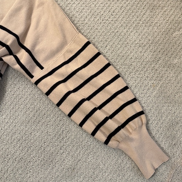 Cropped Knit Ribbed Sweater - Picture 2 of 11